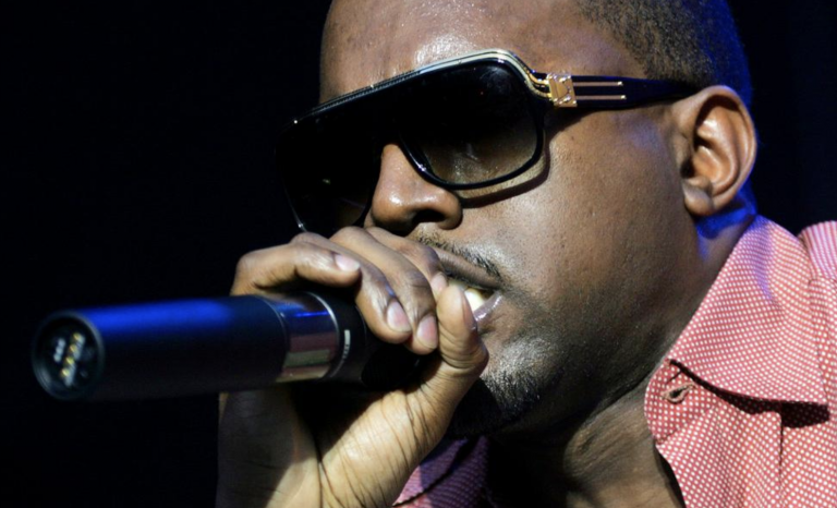 Kanye's Bizarre WH Bid Raises Mental Health Questions - Headline Health