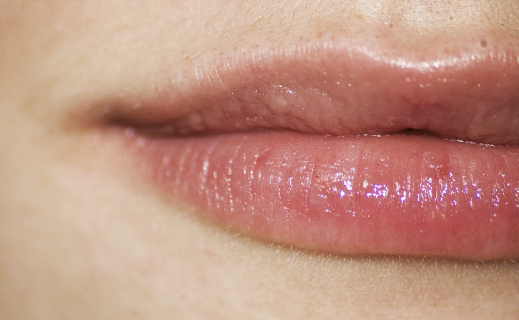 is-a-cold-sore-the-same-as-herpes-headline-health