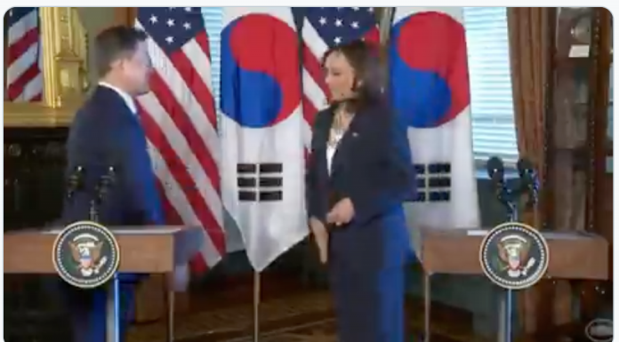 Kamala Harris and South Korean President Moon Jae-in