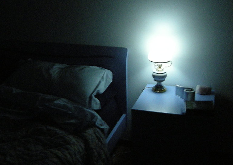 Bedside lamp | Diego Elio Pettenò (CC BY-SA 2.0)